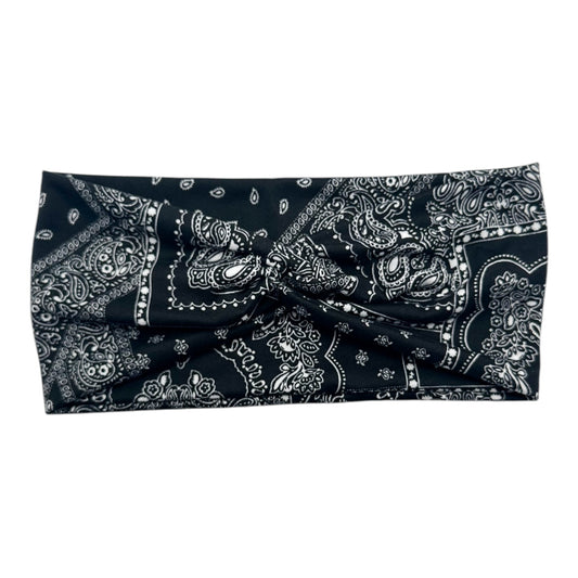 BLACK BANDANA PATCHWORK - FRONT KNOT