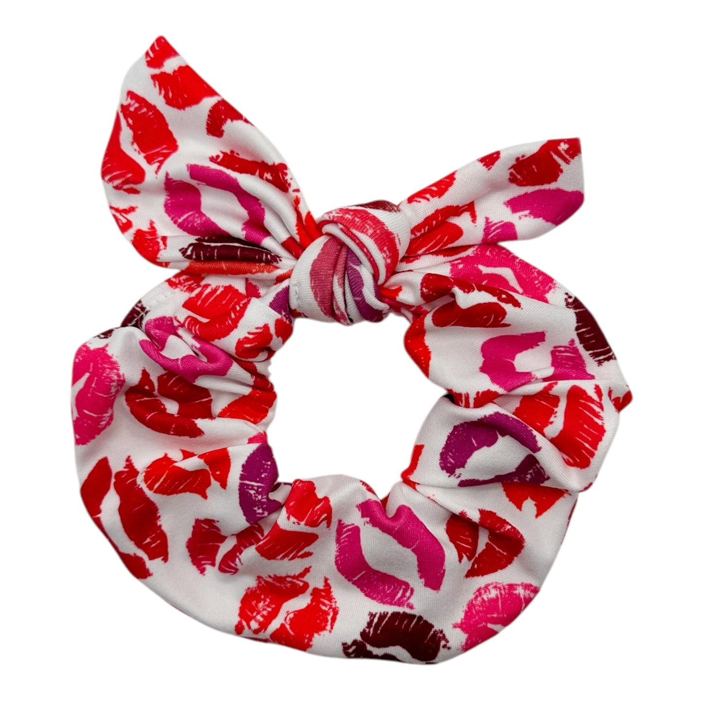 KISSES - BOW SCRUNCHIE