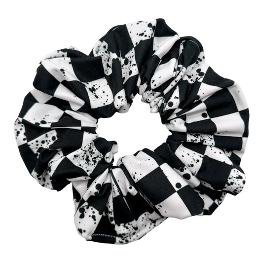SPLATTER CHECKERS - OVERSIZED SCRUNCHIE